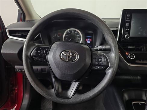 Used 2020 Toyota Corolla LE image 10