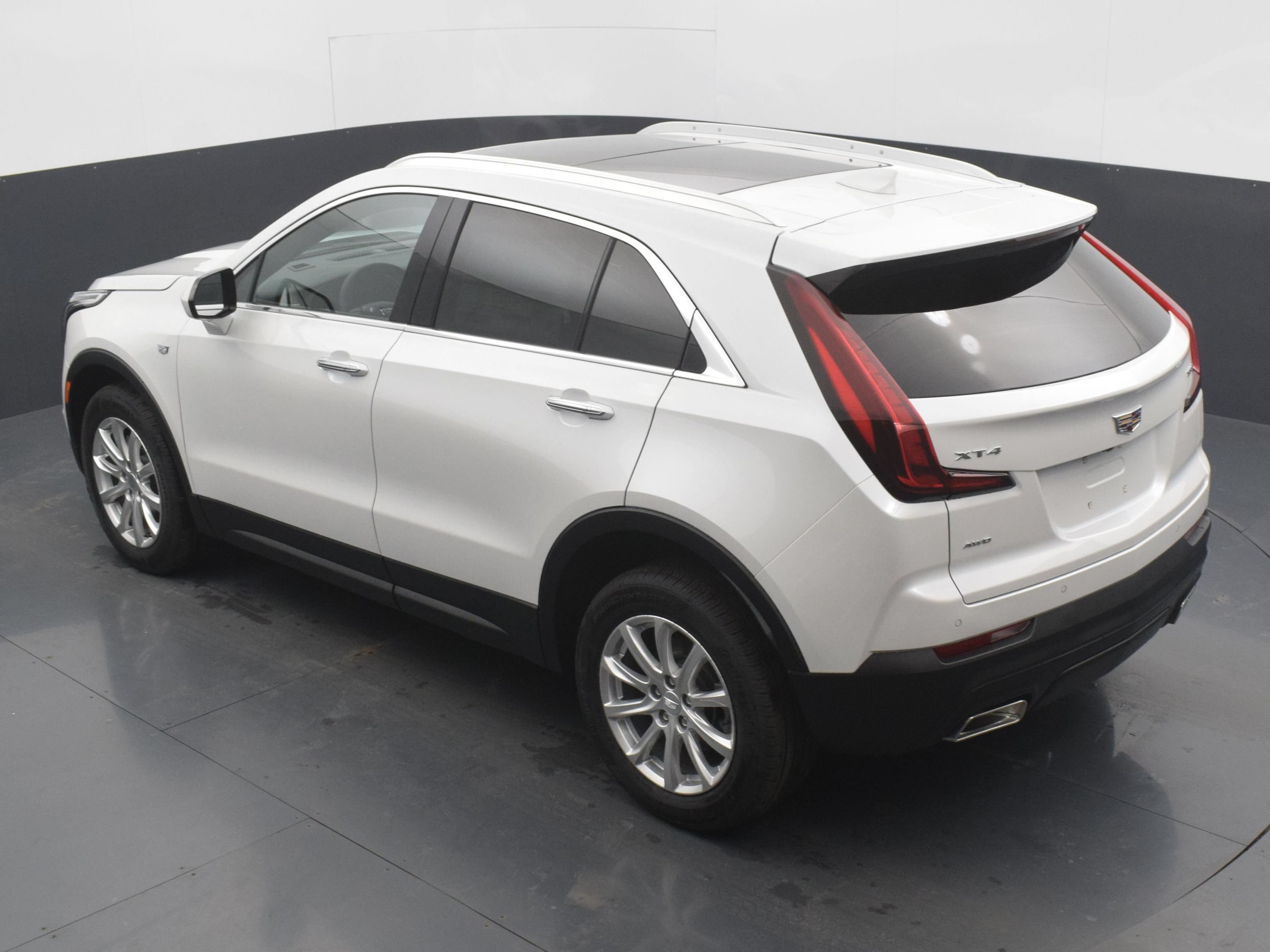 Used 2023 Cadillac XT4 Luxury w/ Cold Weather Package AWD/4WD image 25