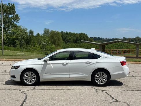 Used 2017 Chevrolet Impala LT w/ Convenience Package FWD image 11