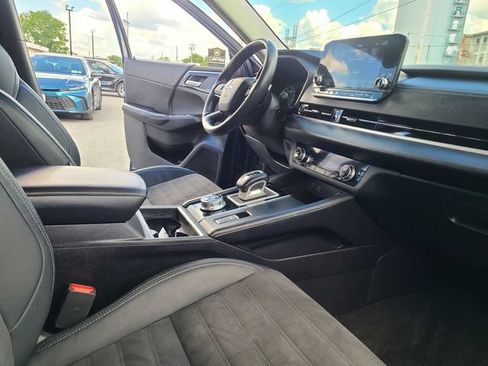 Used 2023 Mitsubishi Outlander SE AWD/4WD image 17