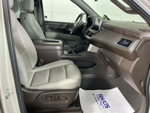 Used 2022 Chevrolet Tahoe Z71 w/ Luxury Package AWD/4WD image 24
