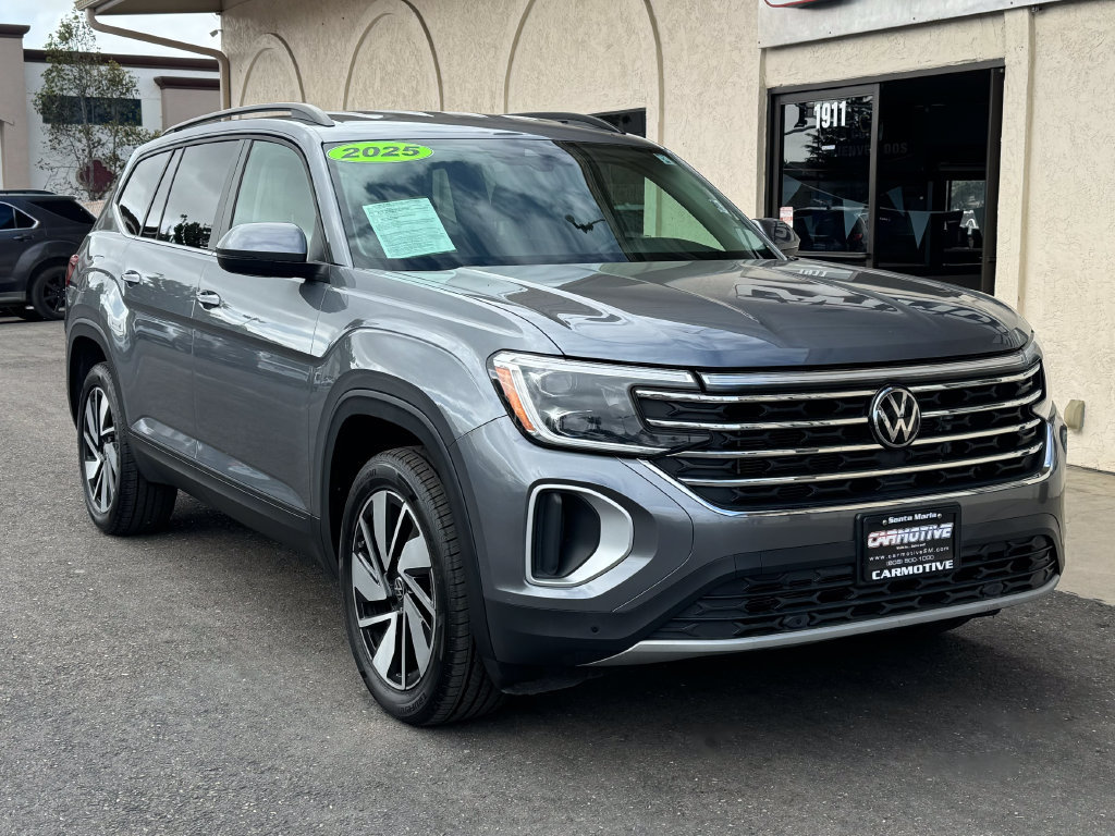 Used 2025 Volkswagen Atlas SE AWD/4WD image 1