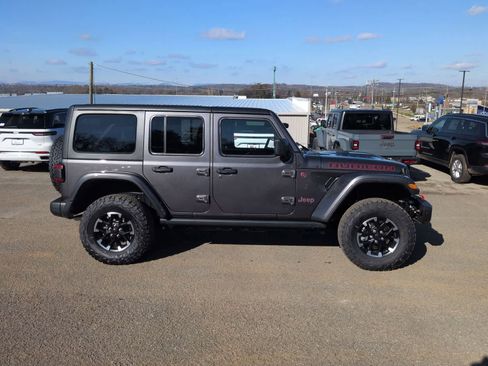 New 2026 Jeep Wrangler Rubicon w/ Steel Bumper Group image 9