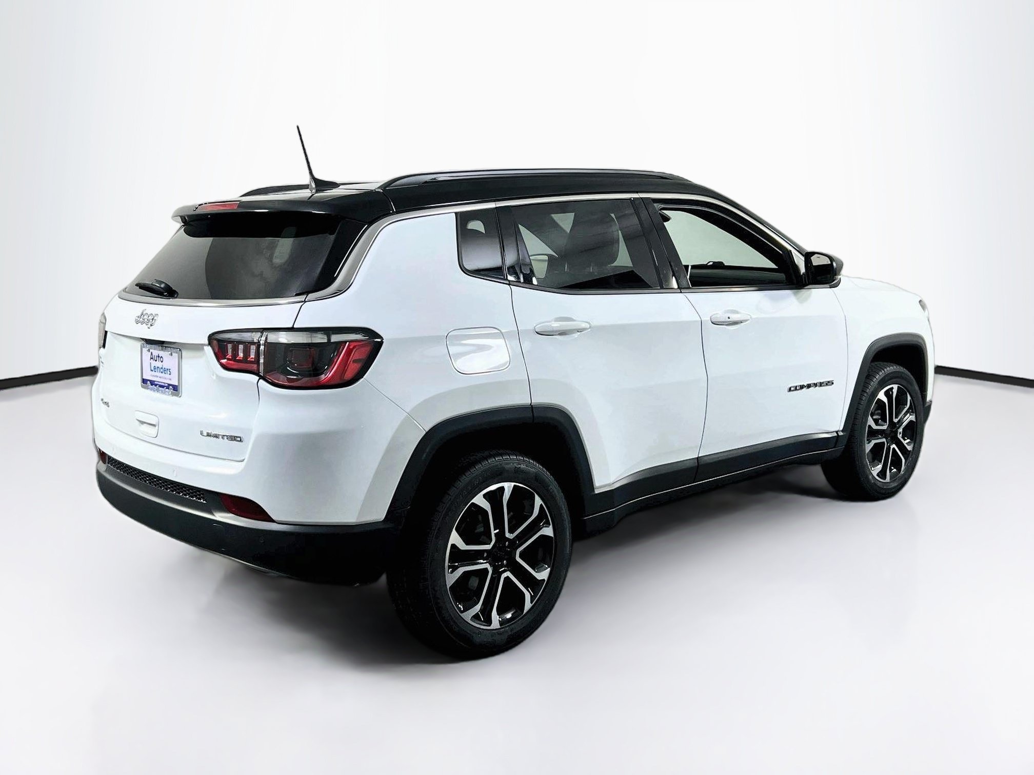 Used 2023 Jeep Compass Limited w/ Sun and Sound Group AWD/4WD image 5