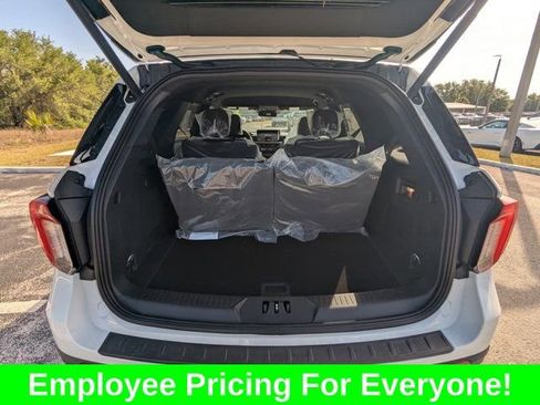 New 2026 Ford Explorer Platinum RWD image 14