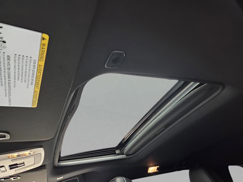 Certified 2025 Toyota Sienna XSE image 17