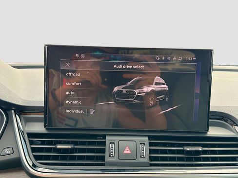 Used 2024 Audi Q5 e Premium Plus image 30