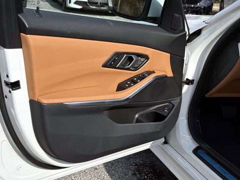 Certified 2025 BMW 330i 330i w/ Convenience Package image 16