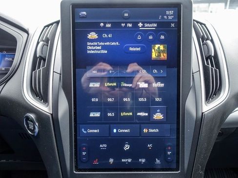 Used 2022 Ford Edge SEL w/ Convenience Package image 11