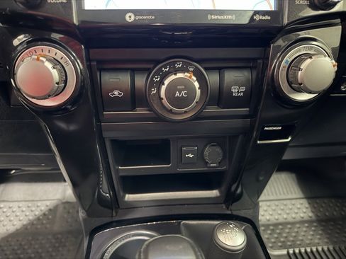 Used 2021 Toyota 4Runner Venture w/ Moonroof Package image 18