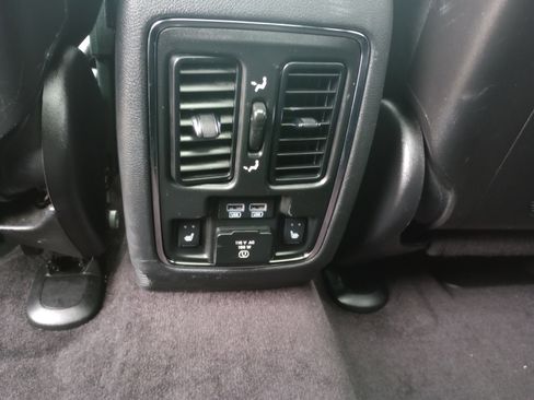 Used 2017 Jeep Grand Cherokee Limited w/ Luxury Group II image 14