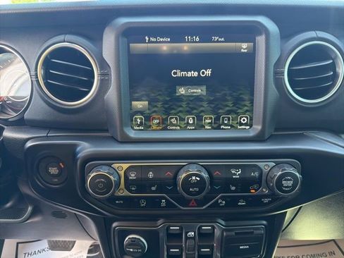 Used 2022 Jeep Gladiator Overland w/ Popular Equipment Package AWD/4WD image 22