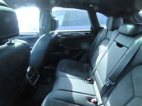 Used 2018 Porsche Macan image 6