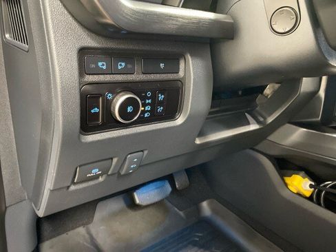 Used 2023 Ford F450 Lariat AWD/4WD image 21