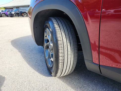 Used 2025 Chevrolet Trax LT w/ LT Convenience Package image 33