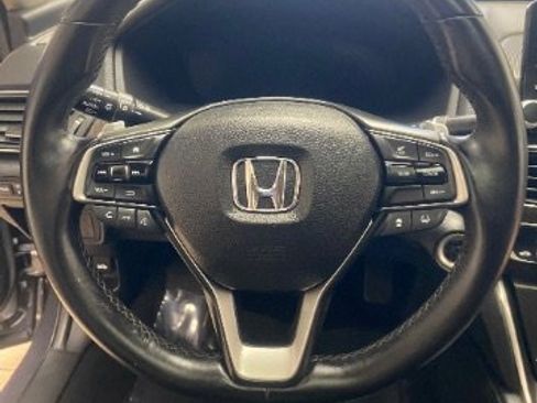Used 2018 Honda Accord Touring image 27