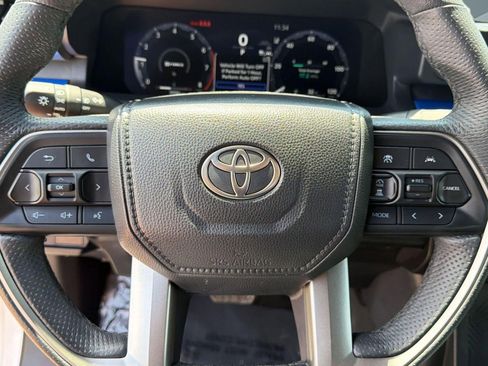 Used 2025 Toyota Tacoma TRD Off-Road AWD/4WD image 14