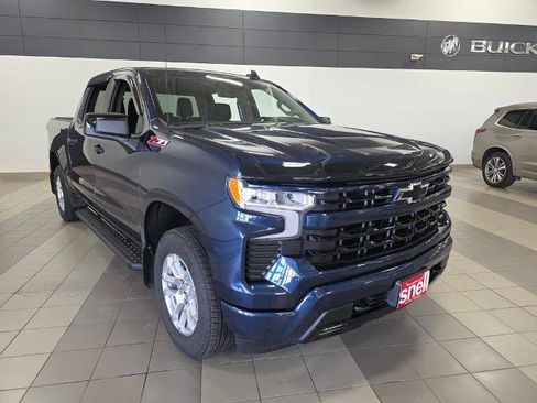 Used 2023 Chevrolet Silverado 1500 RST w/ Z71 Off-Road Package AWD/4WD image 7