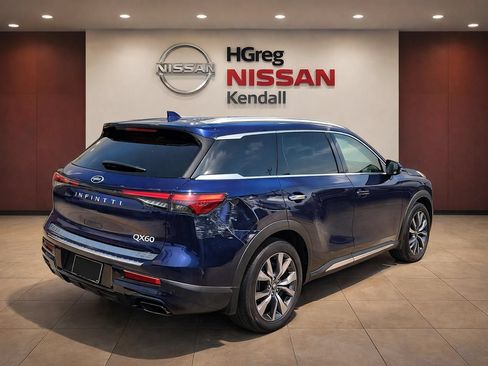 Used 2023 INFINITI QX60 Luxe w/ Cargo Package FWD image 4