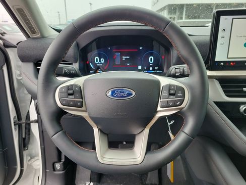 New 2025 Ford Explorer Active w/ Active Comfort Package image 21