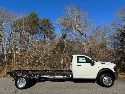 New 2026 RAM 5500 Tradesman w/ Chrome Appearance Group image 6