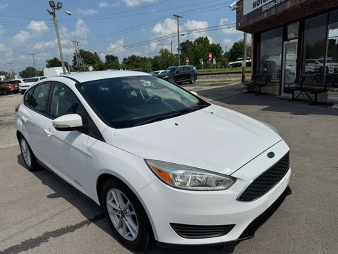 Used 2017 Ford Focus SE FWD image 19
