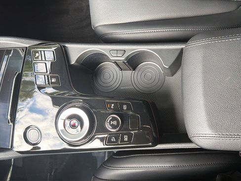 Used 2025 Kia Sportage SX Prestige AWD/4WD image 16