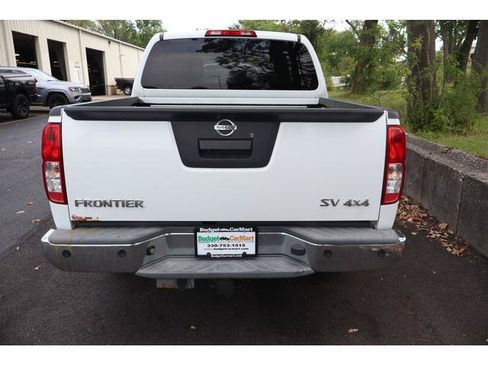 Used 2013 Nissan Frontier SV w/ SV Value Truck Pkg AWD/4WD image 5