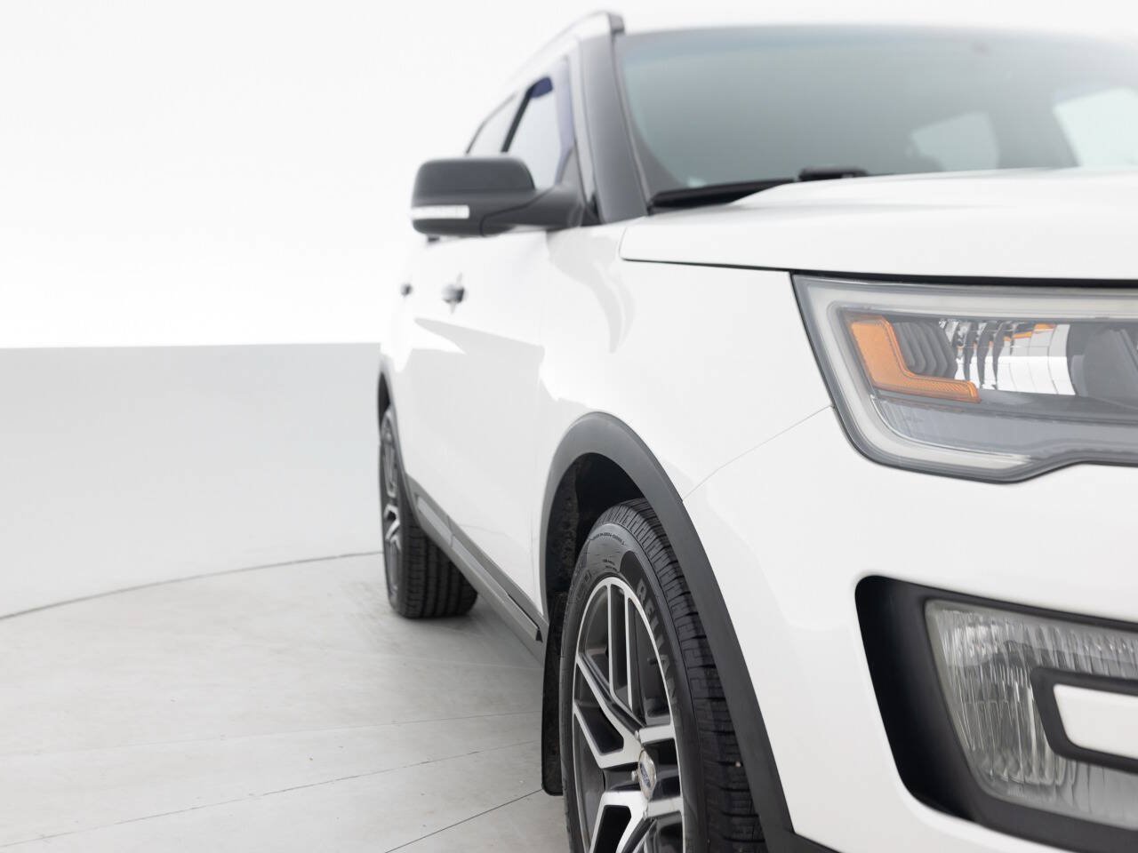 Used 2017 Ford Explorer Sport w/ Equipment Group 401A AWD/4WD image 11