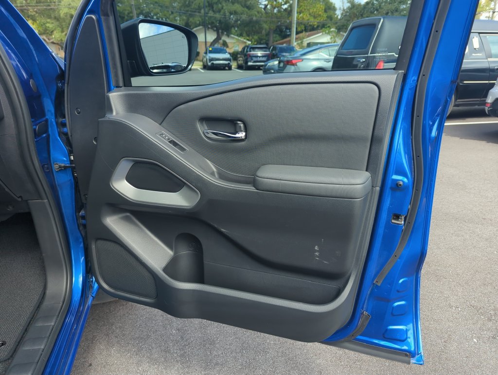 Used 2024 Nissan Frontier SV RWD image 32