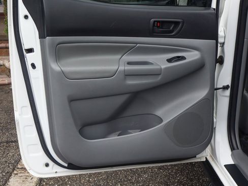 Used 2012 Toyota Tacoma PreRunner image 35