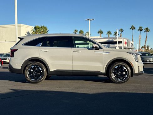 New 2026 Kia Sorento S image 3