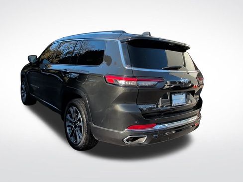 Used 2022 Jeep Grand Cherokee L Overland w/ Luxury Tech Group IV image 3