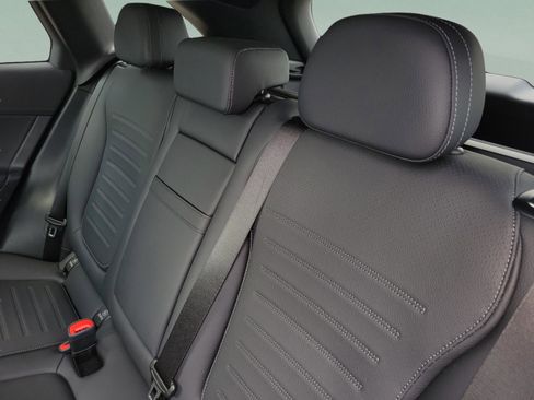 Certified 2026 Mercedes-Benz GLC 300 4MATIC image 9