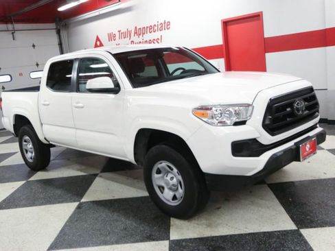 Used 2021 Toyota Tacoma SR w/ SR Convenience Package RWD image 3