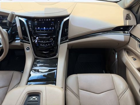 Used 2019 Cadillac Escalade Platinum AWD/4WD image 20
