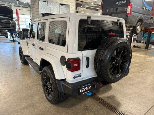 Used 2022 Jeep Wrangler Unlimited Sahara AWD/4WD image 29