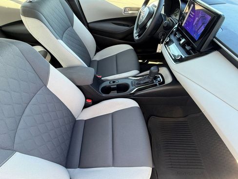 Used 2024 Toyota Corolla LE image 35
