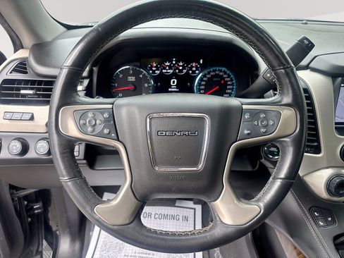 Used 2019 GMC Yukon XL Denali w/ Denali Ultimate Package AWD/4WD image 11