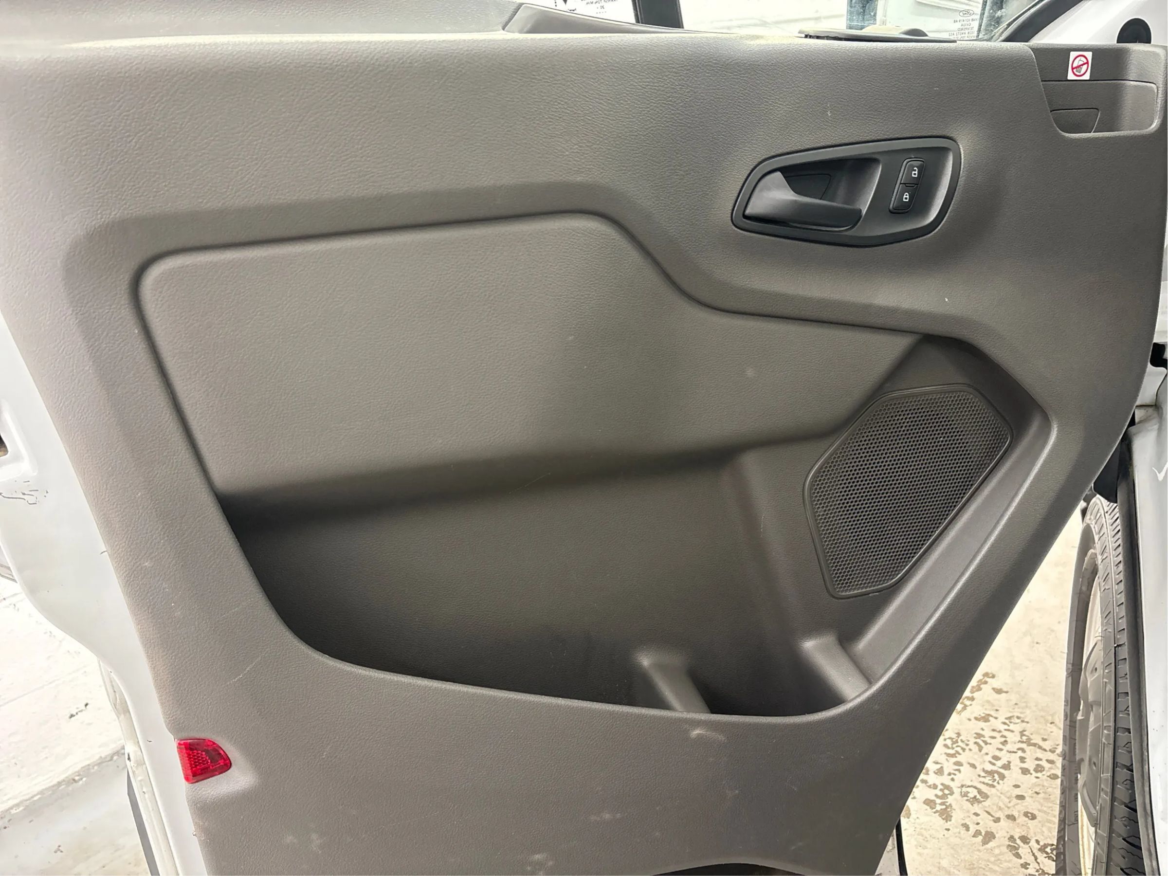 Used 2020 Ford Transit 250 Low Roof RWD image 25