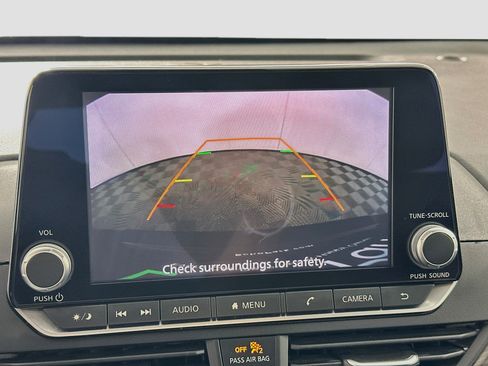Used 2025 Nissan Altima 2.5 SV FWD image 21