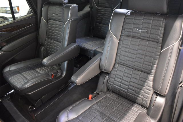 Used 2022 Cadillac Escalade Sport Platinum AWD/4WD image 7