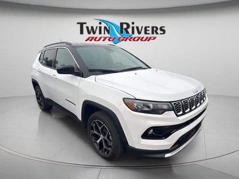 Used 2024 Jeep Compass Limited AWD/4WD image 5