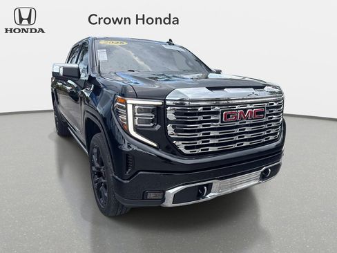 Used 2025 GMC Sierra 1500 Denali w/ Technology Package AWD/4WD image 7