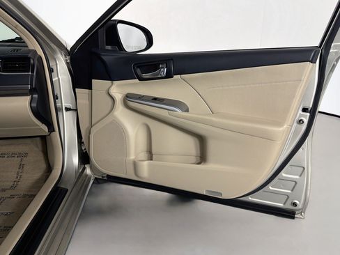 Used 2013 Toyota Camry XLE w/ Leather Pkg FWD image 24