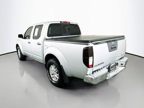 Used 2018 Nissan Frontier SV image 5