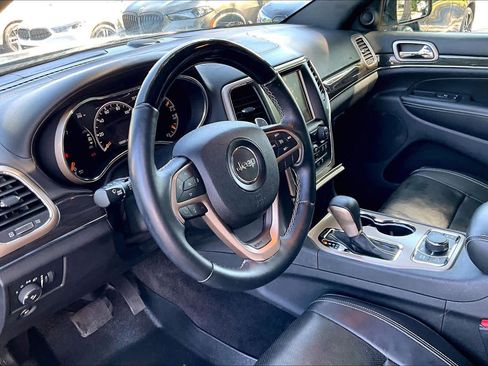Used 2017 Jeep Grand Cherokee Overland image 18