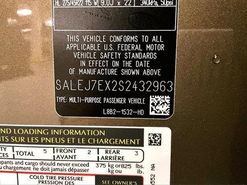 New 2025 Land Rover Defender 110 S image 11