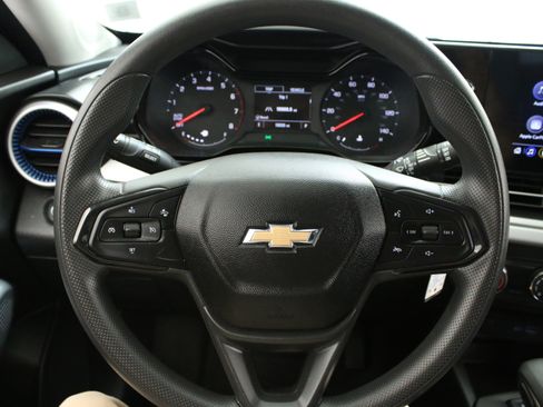 Used 2024 Chevrolet Trax LS FWD image 13