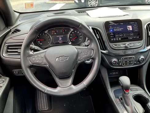 Used 2023 Chevrolet Equinox RS w/ RS Leather Package image 6